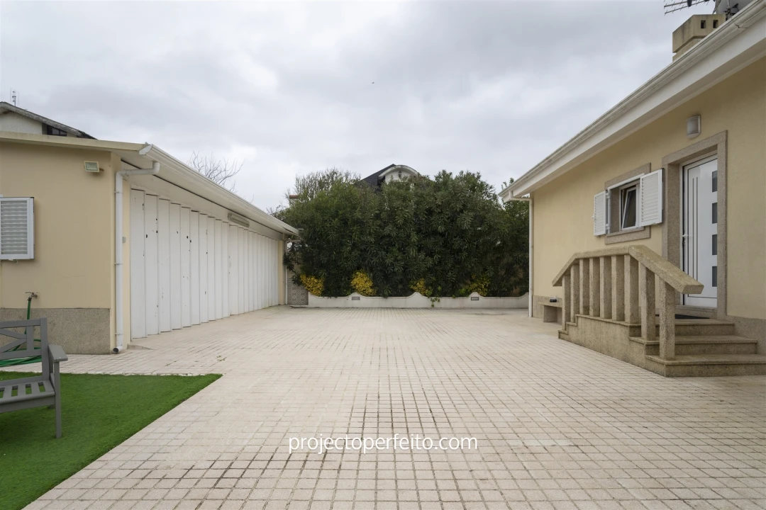 Moradia T4 para Arrendamento em Anta e Guetim Foto 28