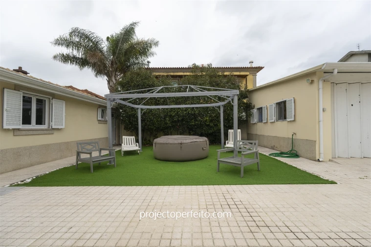 Moradia T4 para Arrendamento em Anta e Guetim Foto 4