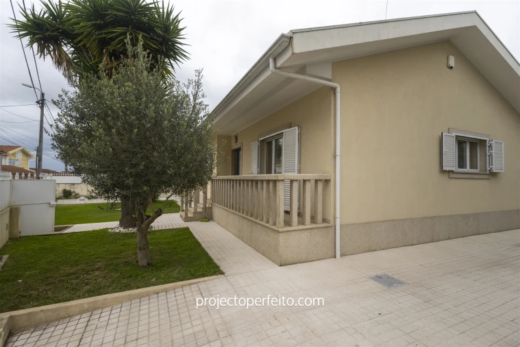 Moradia T4 para Arrendamento em Anta e Guetim Foto 33