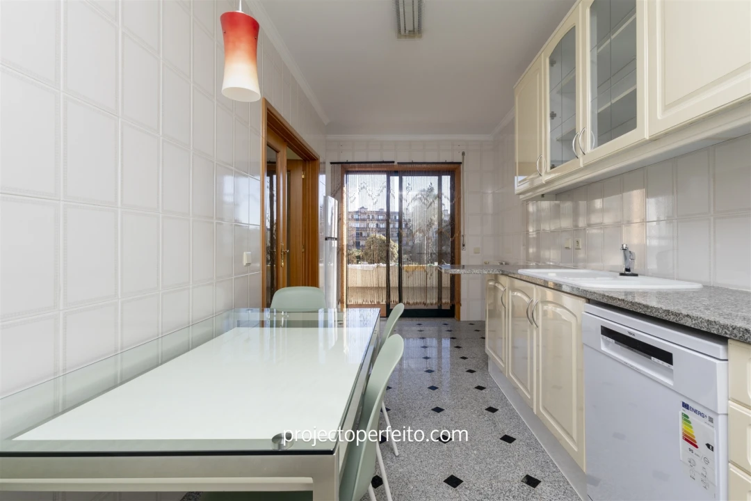 Apartamento T2 para Arrendamento em São Felix da Marinha Foto 5