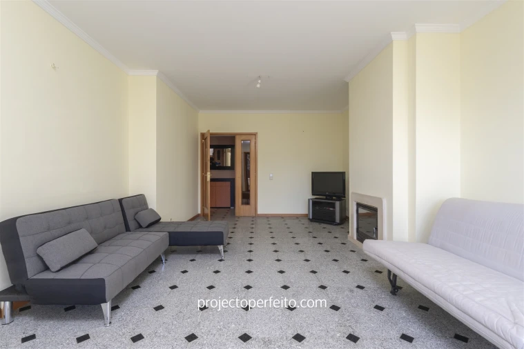 Apartamento T2 para Arrendamento em São Felix da Marinha Foto 7