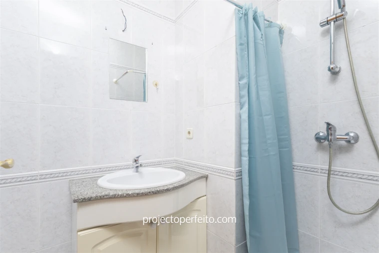 Apartamento T2 para Arrendamento em São Felix da Marinha Foto 14