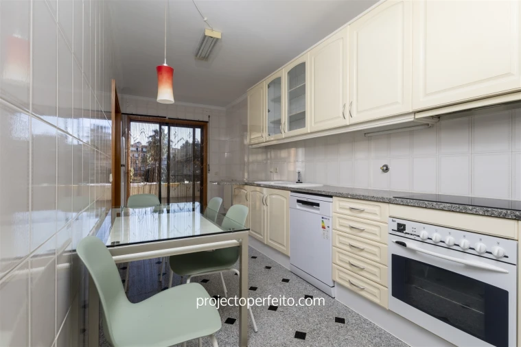 Apartamento T2 para Arrendamento em São Felix da Marinha Foto 4