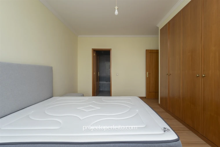 Apartamento T2 para Arrendamento em São Felix da Marinha Foto 12