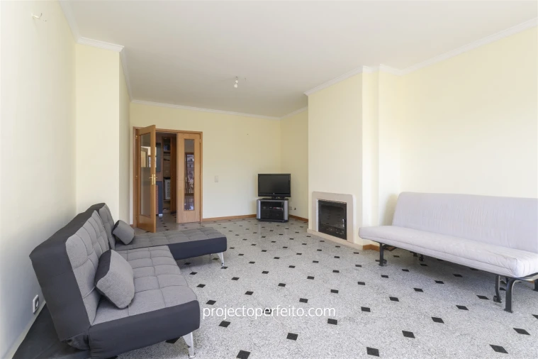 Apartamento T2 para Arrendamento em São Felix da Marinha Foto 8