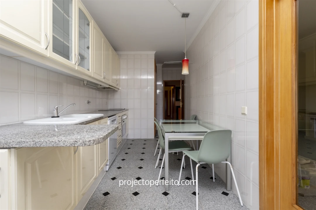 Apartamento T2 para Arrendamento em São Felix da Marinha Foto 6