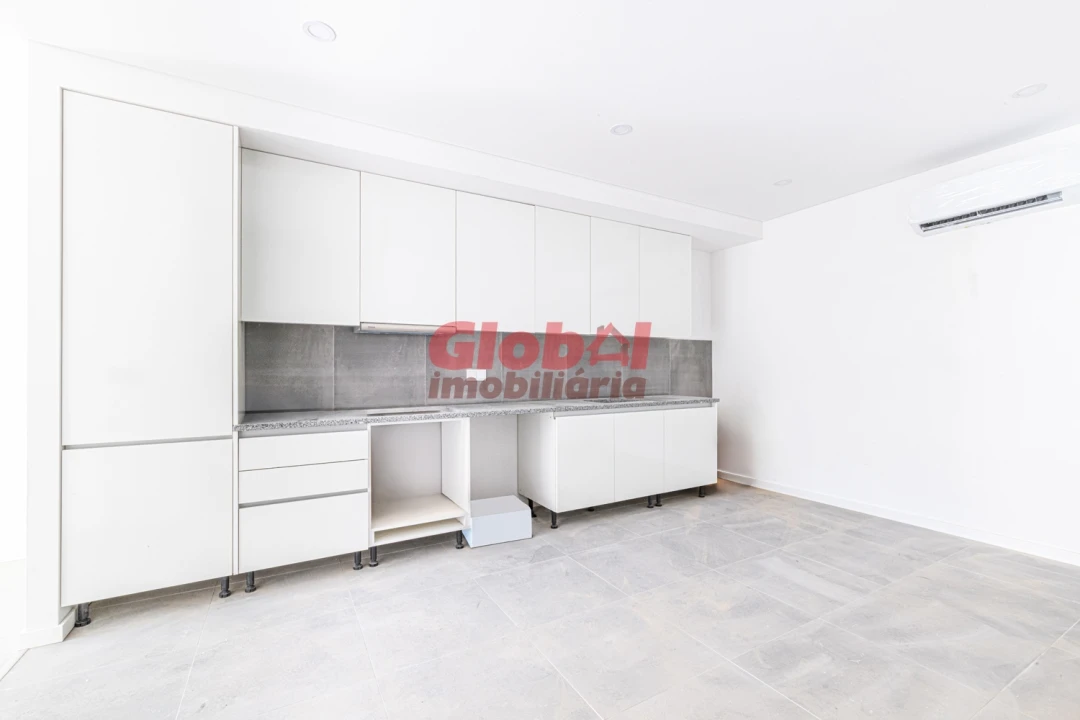 Apartamento T0 para Venda em Repeses e São Salvador Foto 4