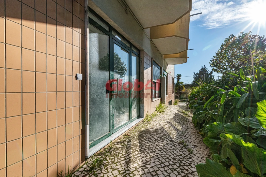 Apartamento T0 para Venda em Repeses e São Salvador Foto 3