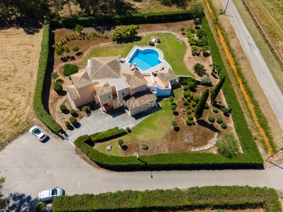 Moradia T4 para Venda em Alvor Foto 5