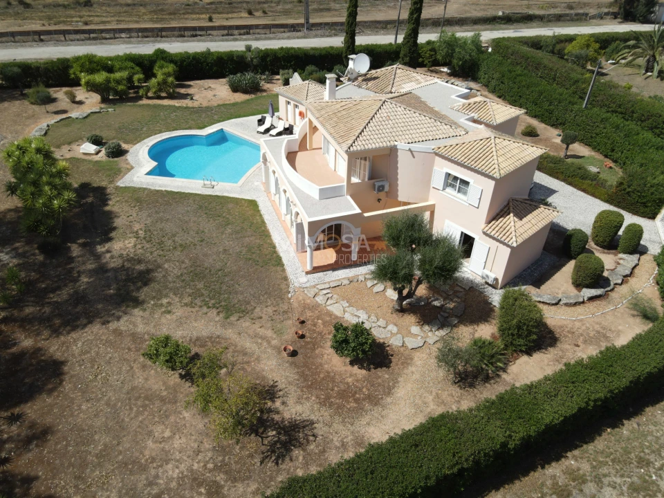 Moradia T4 para Venda em Alvor Foto 57