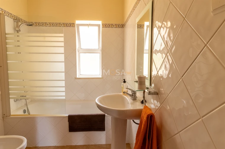 Moradia T4 para Venda em Alvor Foto 24