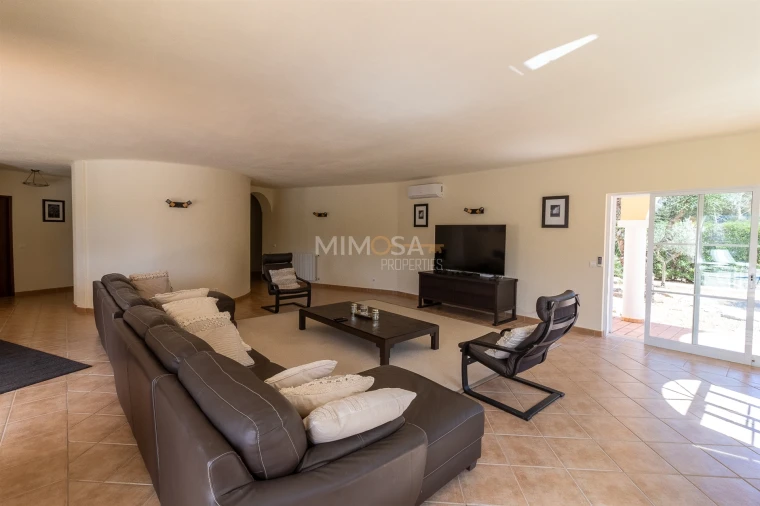 Moradia T4 para Venda em Alvor Foto 12