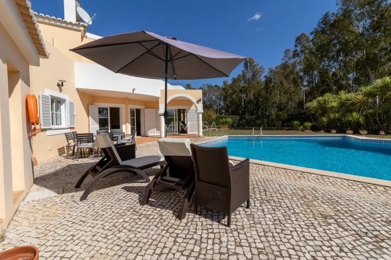 Moradia T4 para Venda em Alvor Foto 10