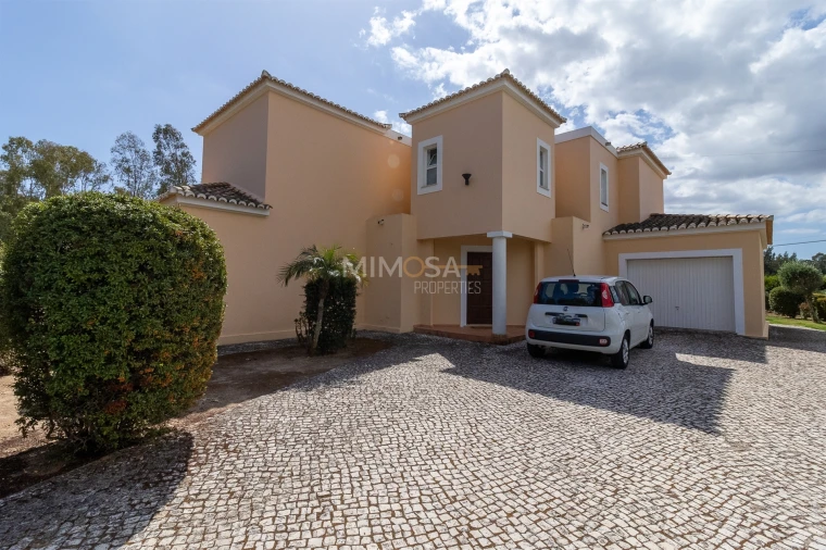 Moradia T4 para Venda em Alvor Foto 8