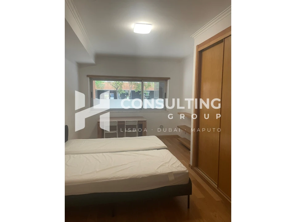 Apartamento T4 para Venda em Parque das Nações Foto 14