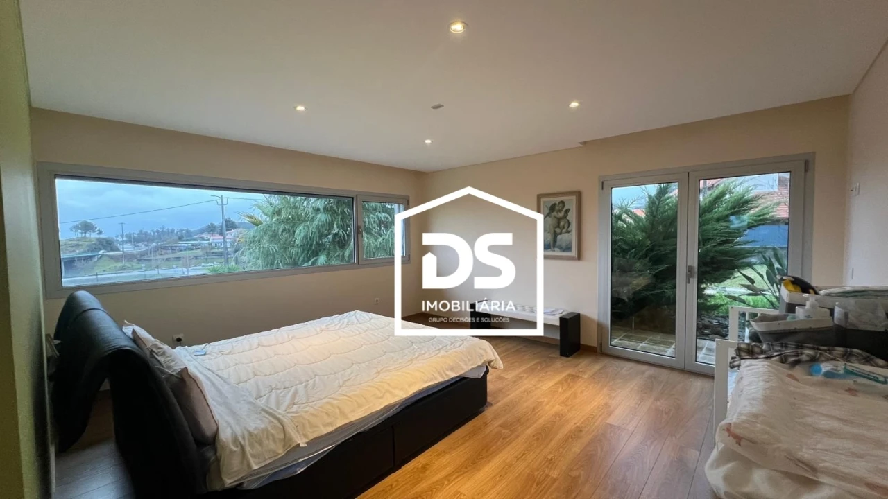 Moradia T4 para Arrendamento em Abraveses Foto 39