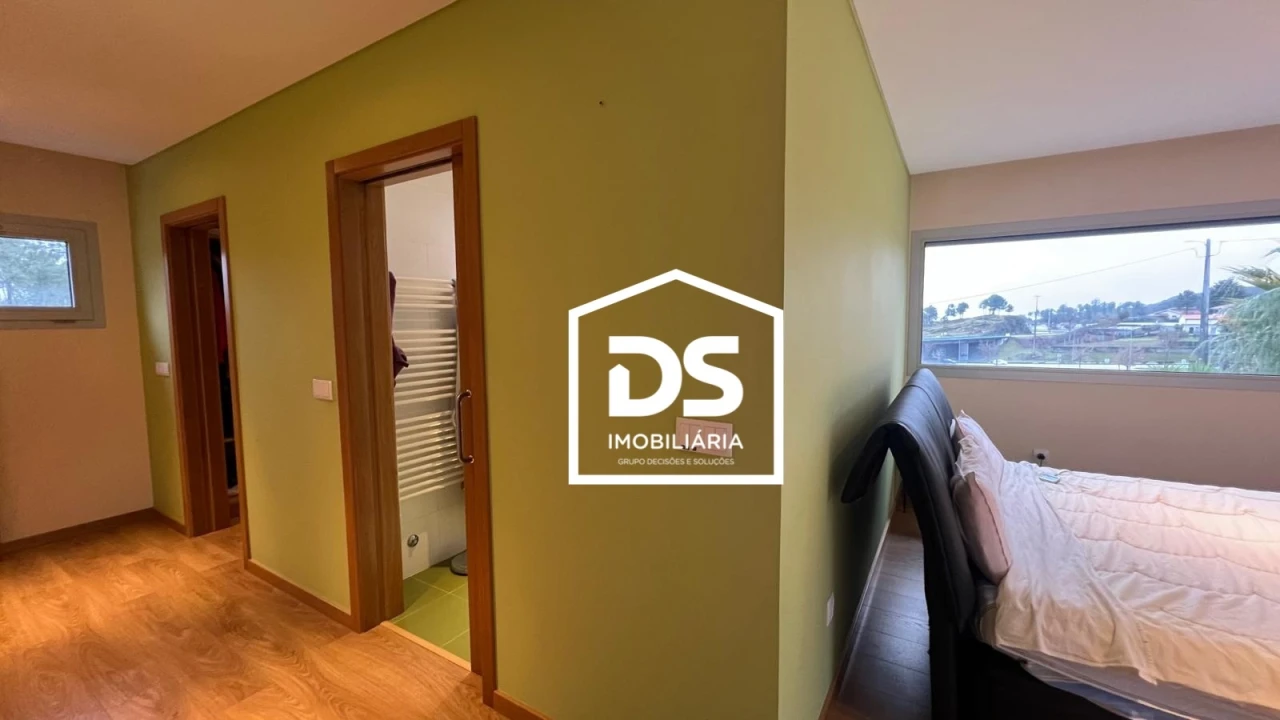 Moradia T4 para Arrendamento em Abraveses Foto 33