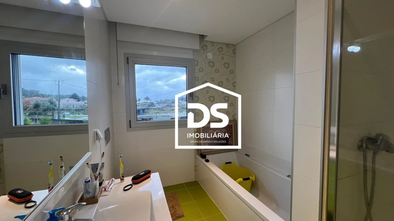 Moradia T4 para Arrendamento em Abraveses Foto 37