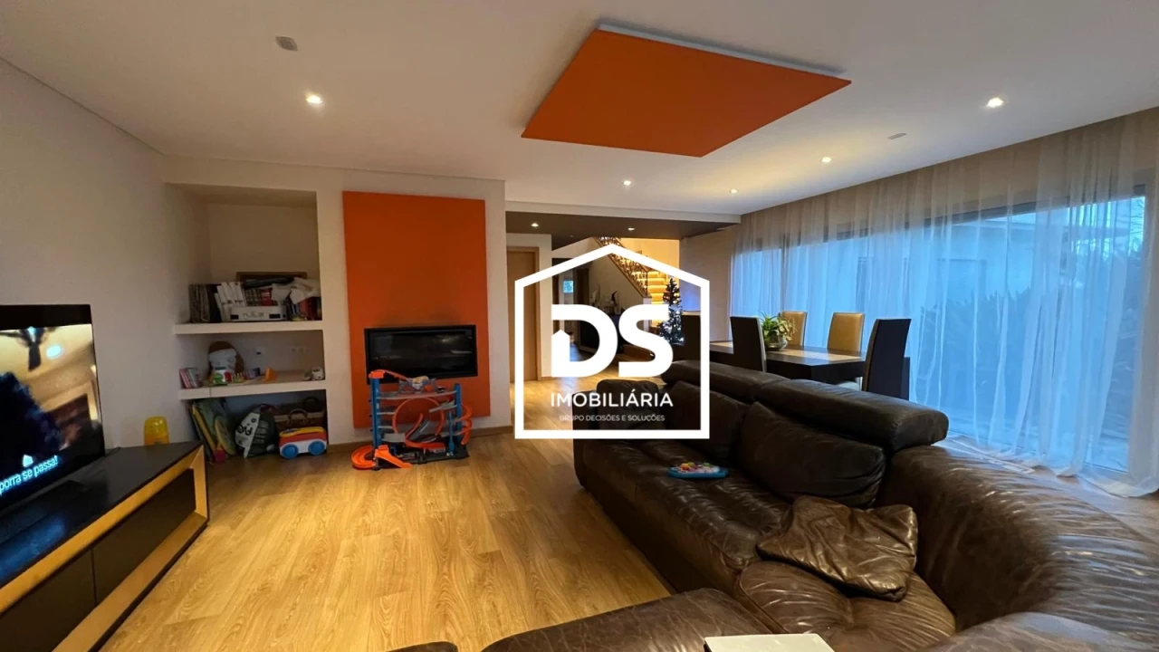 Moradia T4 para Arrendamento em Abraveses Foto 4