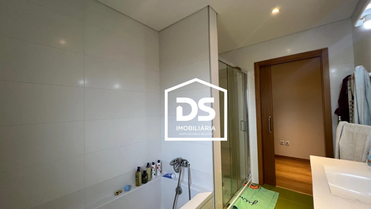 Moradia T4 para Arrendamento em Abraveses Foto 36