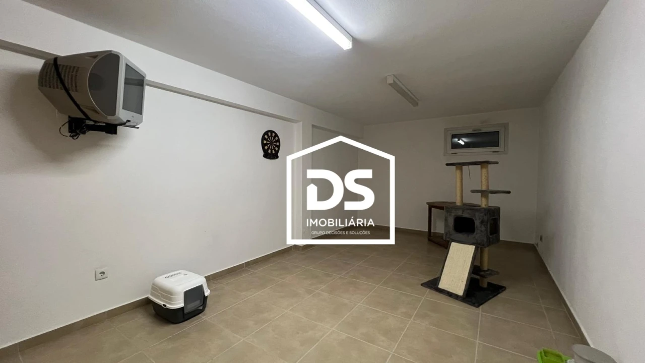 Moradia T4 para Arrendamento em Abraveses Foto 85