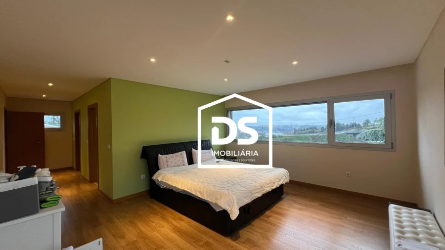 Moradia T4 para Arrendamento em Abraveses Foto 32