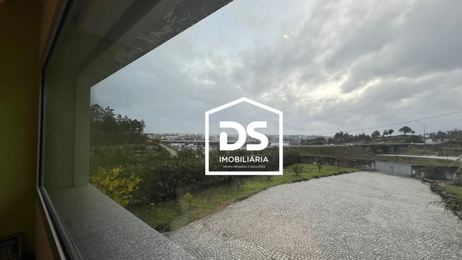 Moradia T4 para Arrendamento em Abraveses Foto 40