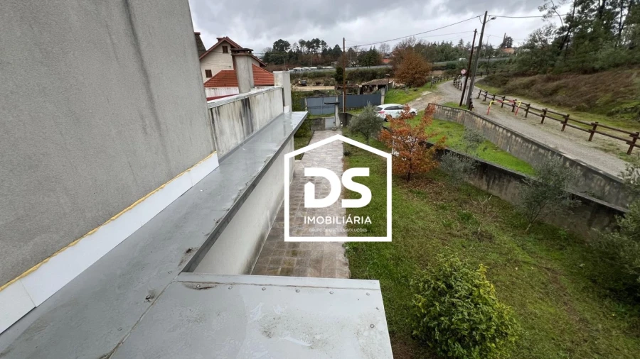 Moradia T4 para Arrendamento em Abraveses Foto 59
