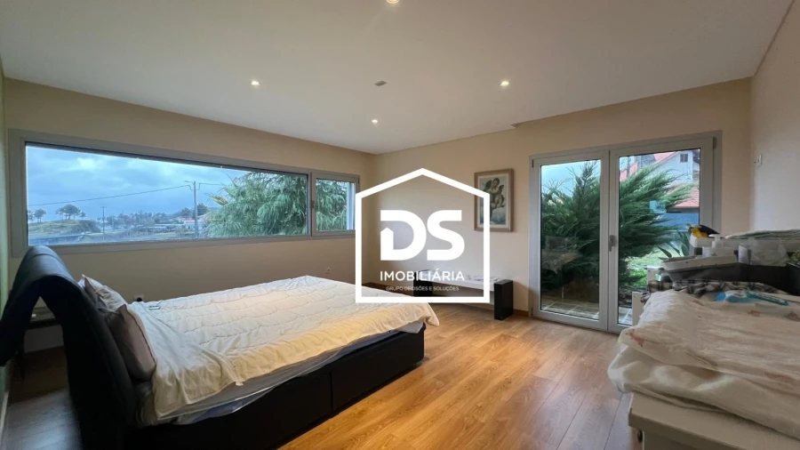 Moradia T4 para Arrendamento em Abraveses Foto 31