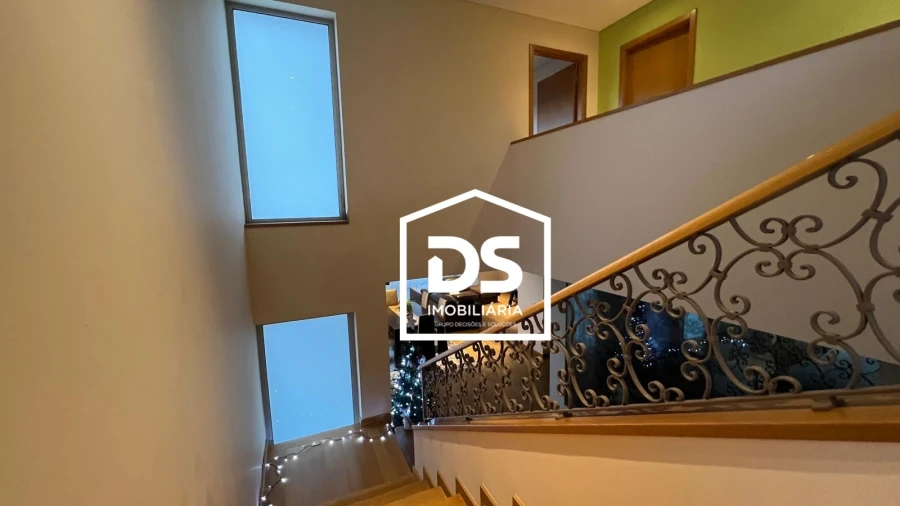 Moradia T4 para Arrendamento em Abraveses Foto 76