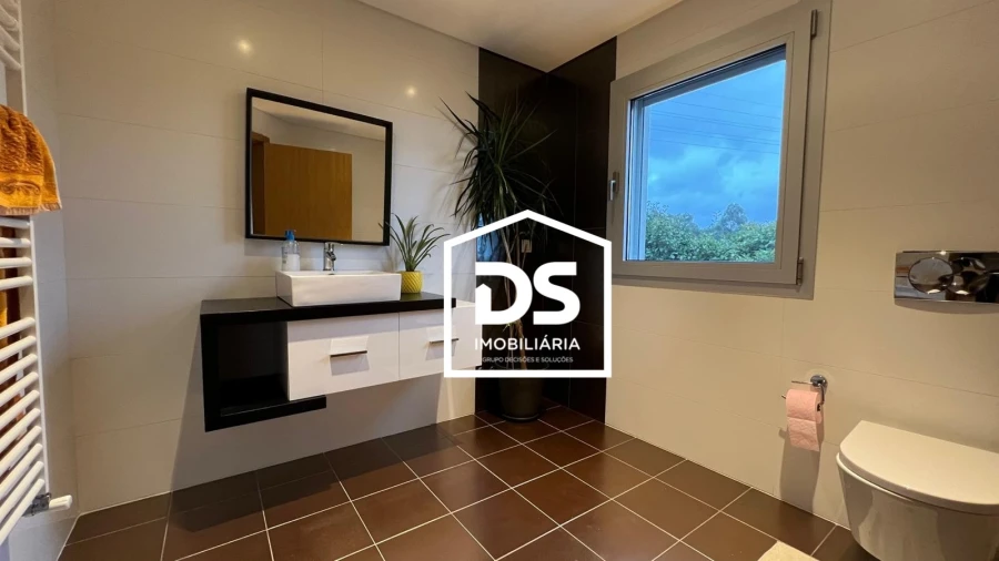 Moradia T4 para Arrendamento em Abraveses Foto 21