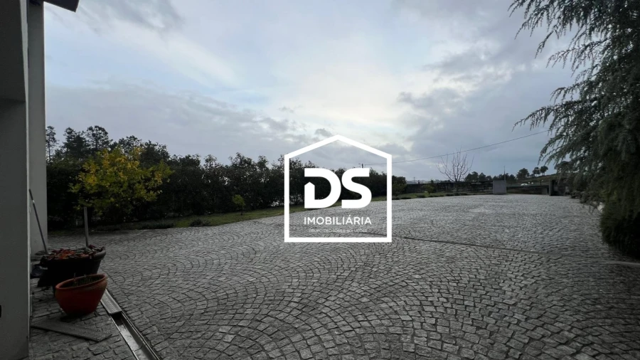 Moradia T4 para Arrendamento em Abraveses Foto 92