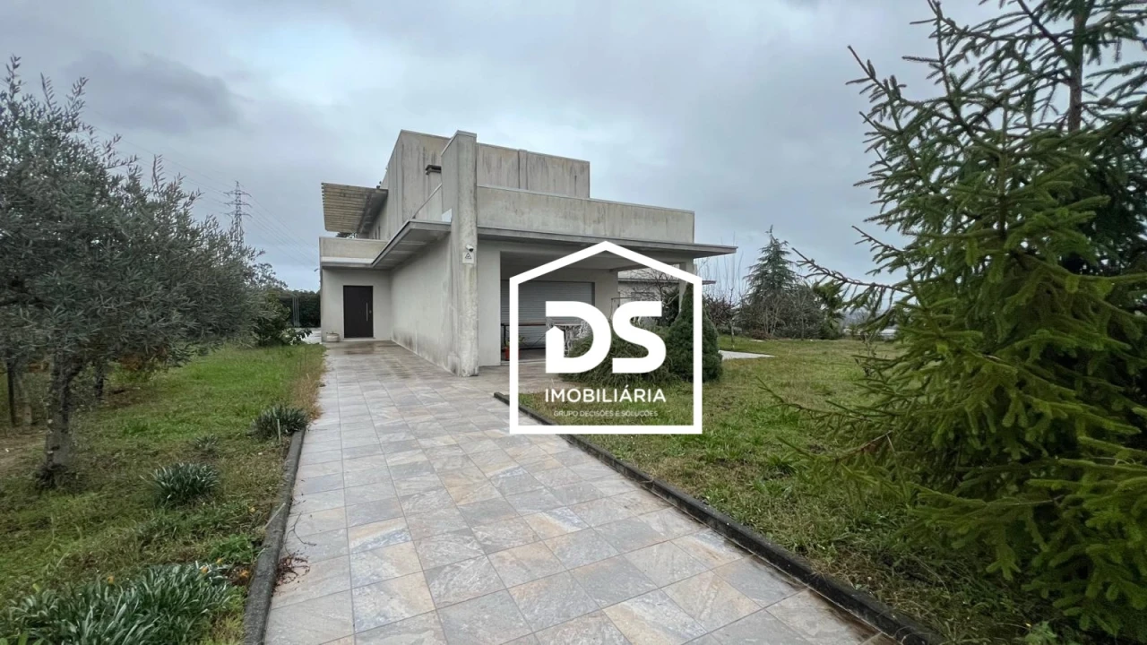 Moradia T4 para Arrendamento em Abraveses Foto 99