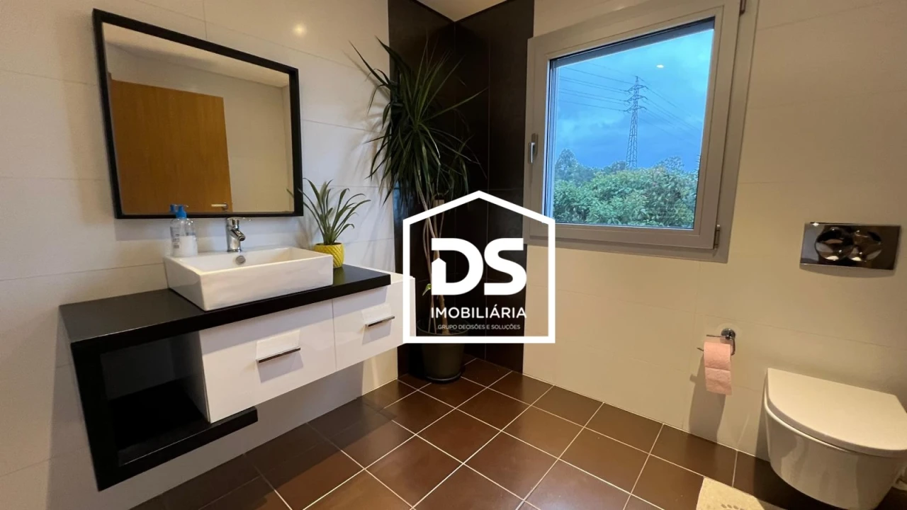 Moradia T4 para Arrendamento em Abraveses Foto 23