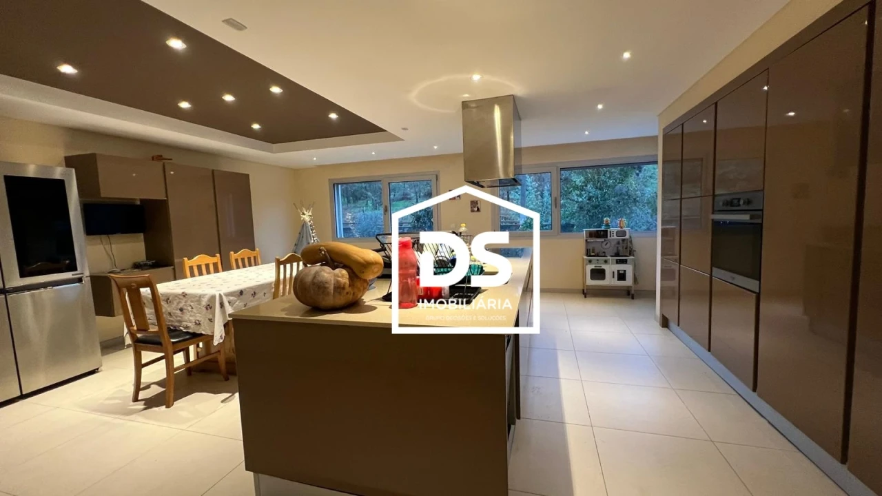 Moradia T4 para Arrendamento em Abraveses Foto 15