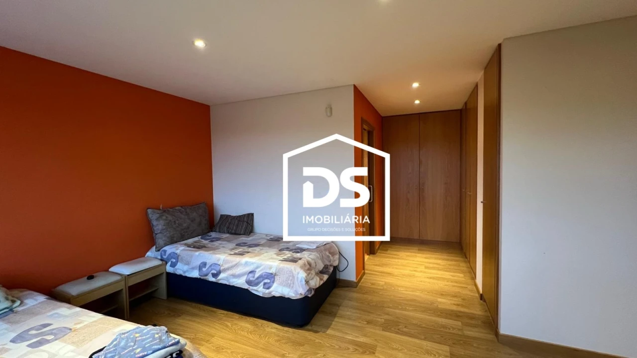 Moradia T4 para Arrendamento em Abraveses Foto 71