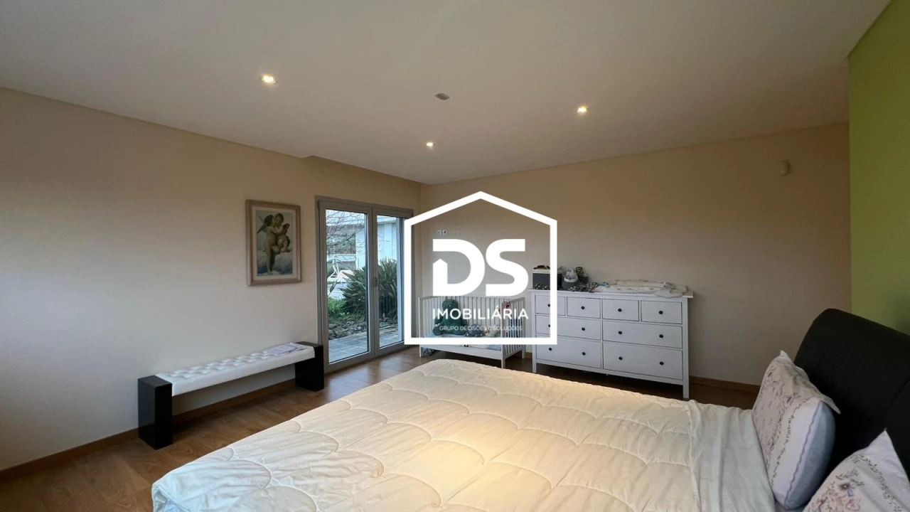 Moradia T4 para Arrendamento em Abraveses Foto 38