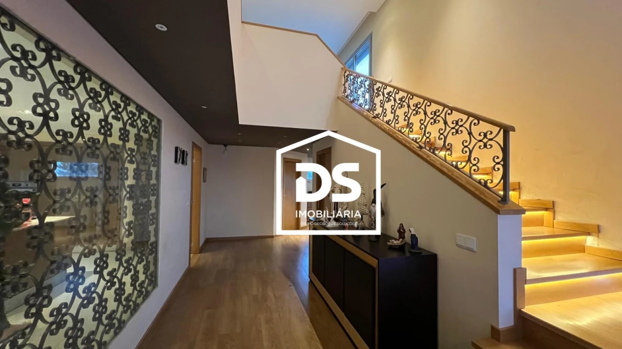 Moradia T4 para Arrendamento em Abraveses Foto 44