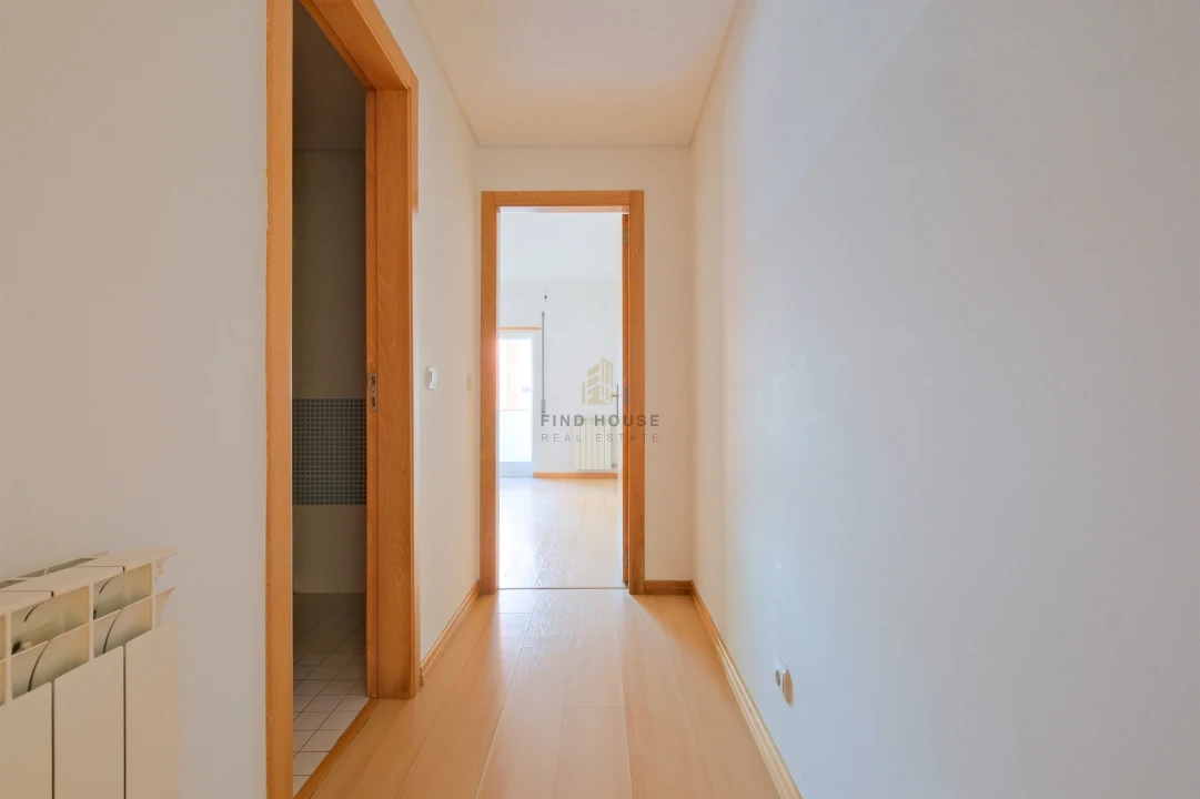 Apartamento T1 para Arrendamento em São Domingos de Rana Foto 13