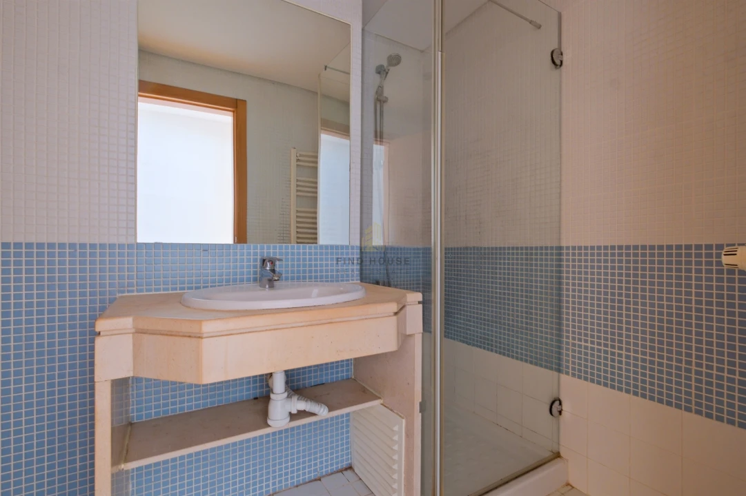 Apartamento T1 para Arrendamento em São Domingos de Rana Foto 18