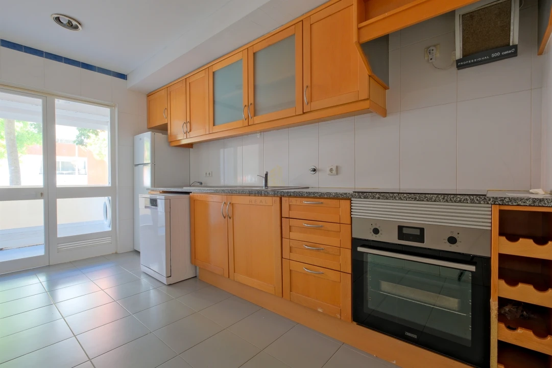 Apartamento T1 para Arrendamento em São Domingos de Rana Foto 1