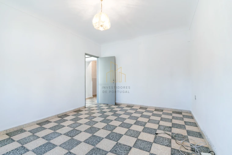 Moradia T2 para Venda em Barbacena e Vila Fernando Foto 7