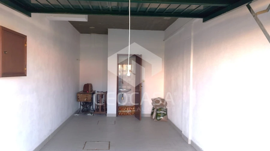 Garagem para Arrendamento em Santa Maria e São Miguel, São Martinho, São Pedro Penaferrim Foto 2