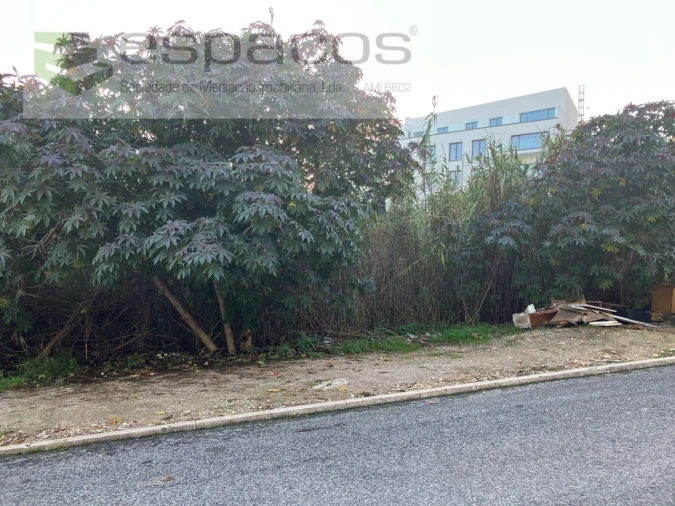 Terreno para Venda em Santa Iria de Azoia, São João da Talha e Bobadela Foto 2