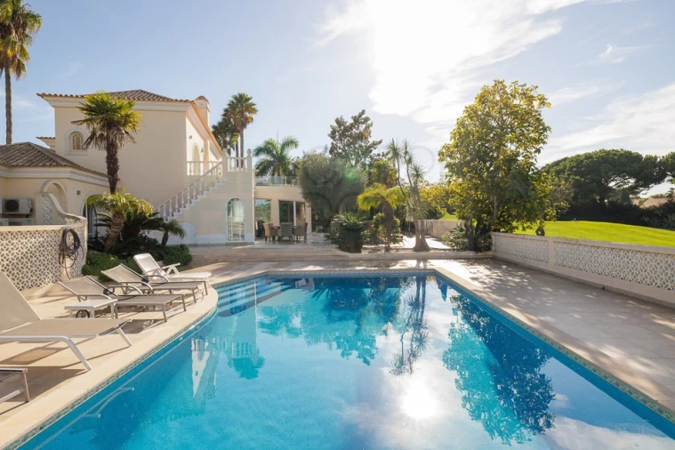 Moradia T4 para Venda em Almancil Foto 8