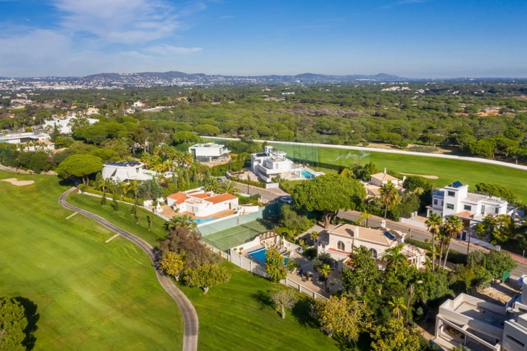 Moradia T4 para Venda em Almancil Foto 53