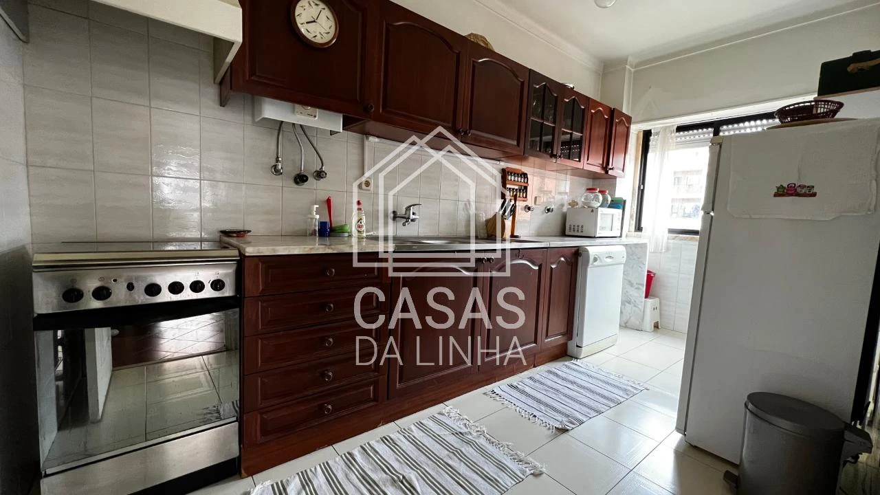 Apartamento T1 para Arrendamento em Carcavelos e Parede Foto 2