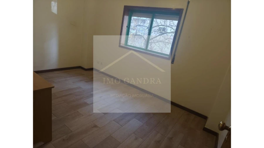 Apartamento T2 para Venda em Aguas Santas Foto 16