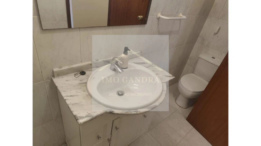 Apartamento T2 para Venda em Aguas Santas Foto 17