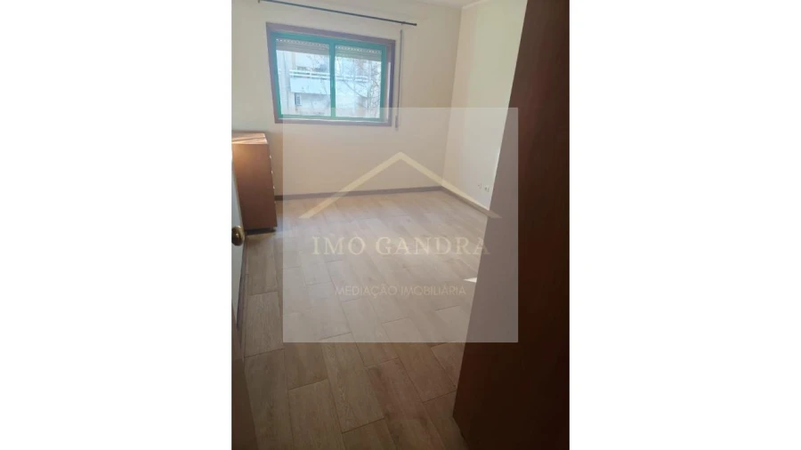 Apartamento T2 para Venda em Aguas Santas Foto 19